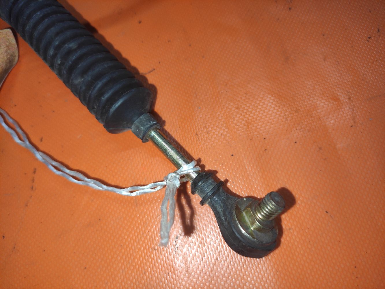 Тросик на коробку передач на Mazda Demio DW3W B3 Фото 3