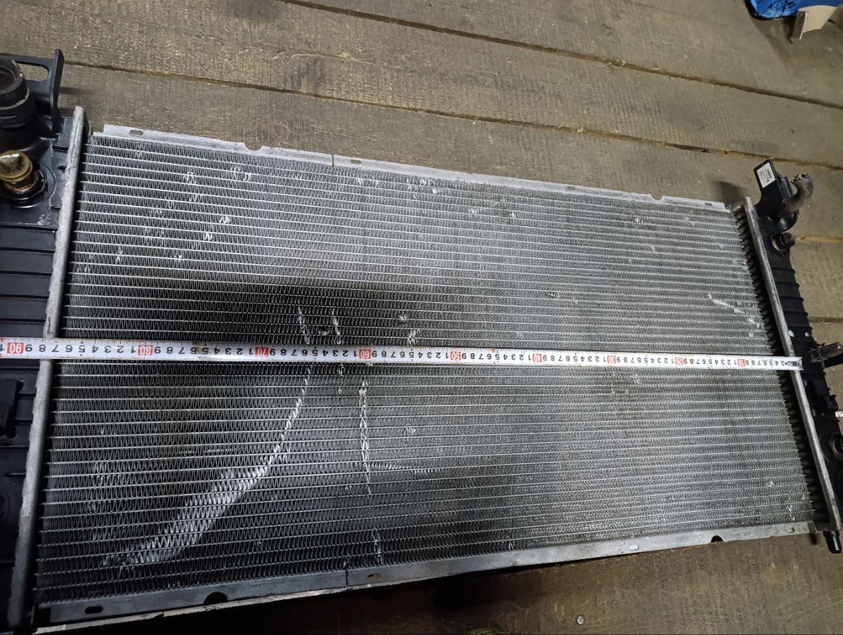 Радиатор ДВС на Cadillac Escalade Фото 6