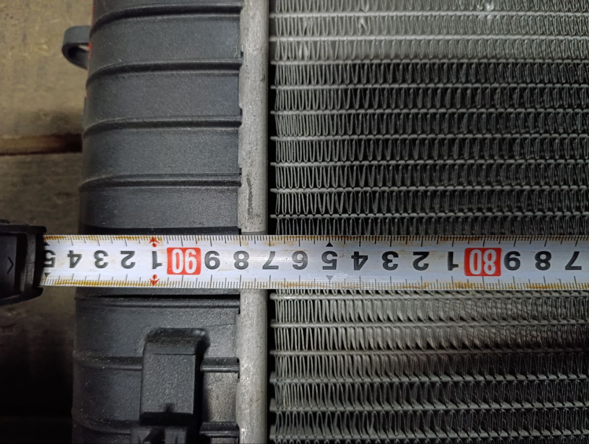 Радиатор ДВС на Cadillac Escalade Фото 7