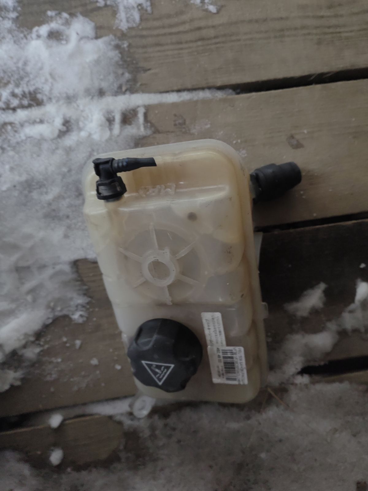 Бачок расширительный 1323V1 на Peugeot 508 VF38 Фото 2