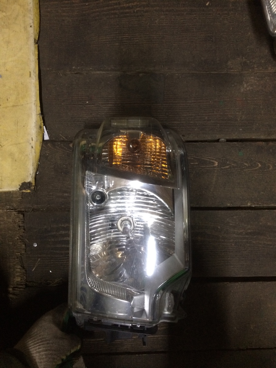 Фара W0688 W0688 на Nissan Clipper U71V Фото 3