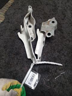 Крепление капота 53410-22110, 53420-22110 на Toyota Mark Ii GX100 Фото 2