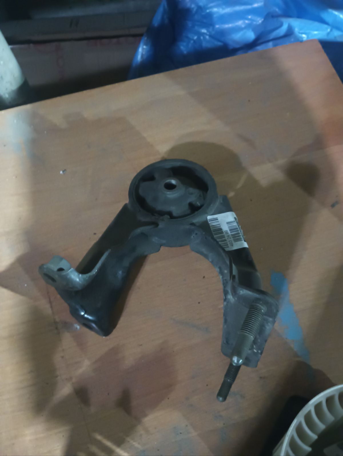 Подушка двигателя на Toyota Ipsum CXM10G 3C-TE Фото 3