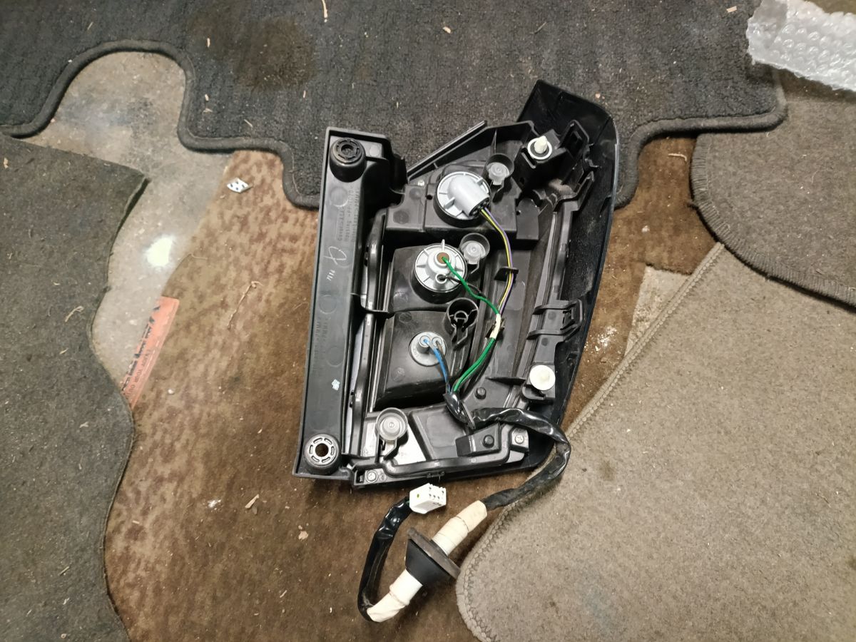 Стоп 20523 20523 на Daihatsu Mira E:s LA350S Фото 10