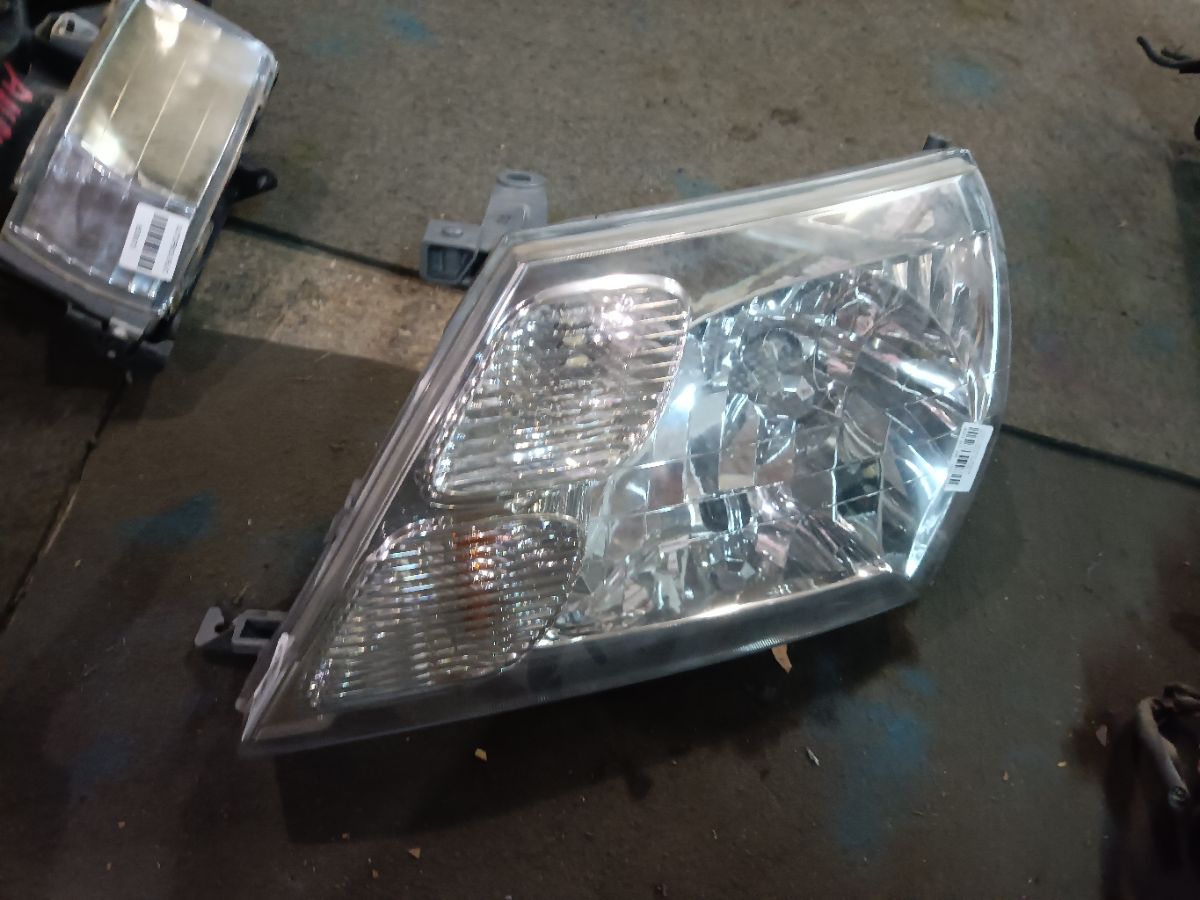 Фара 26-96 26-96 на Toyota Grand Hiace KCH16W Фото 4