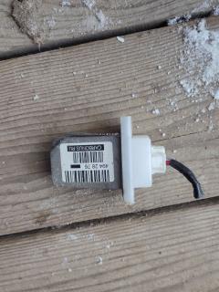 Регулятор скорости мотора отопителя 27761-70T01, 27761-70T02, 27761-70T03, 73533-FE000 на Nissan Liberty RM12 QR20DE Фото 4