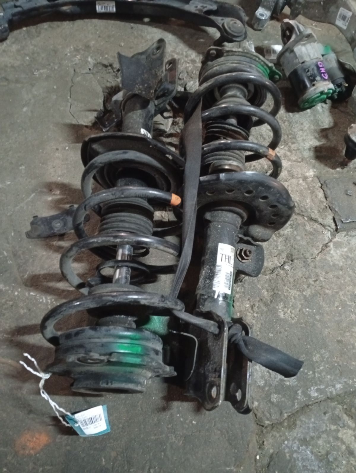 Стойка амортизатора на Nissan Leaf AZE0 EM57 Фото 3