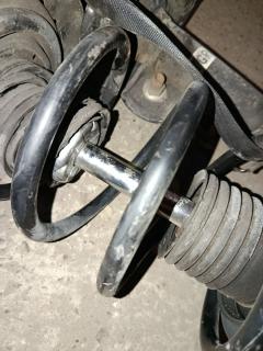 Стойка амортизатора на Nissan Leaf ZE0 EM61 Фото 3