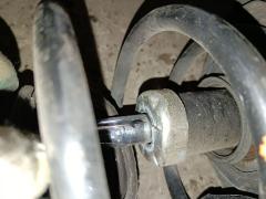 Стойка амортизатора на Nissan Leaf ZE0 EM61 Фото 4