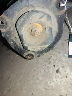 Стойка амортизатора на Nissan Leaf ZE0 EM61 Фото 6