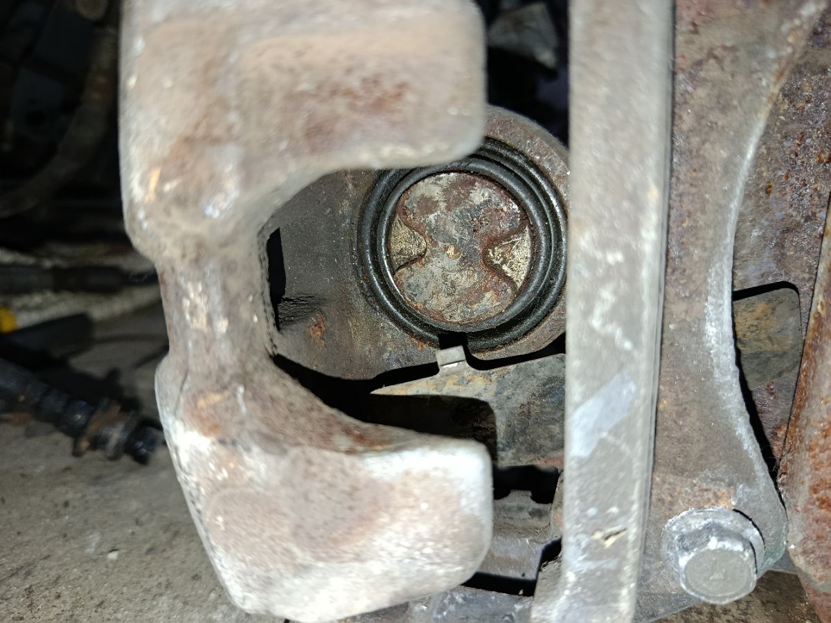 Суппорт на Mazda Atenza GH5FW L5-VE Фото 6