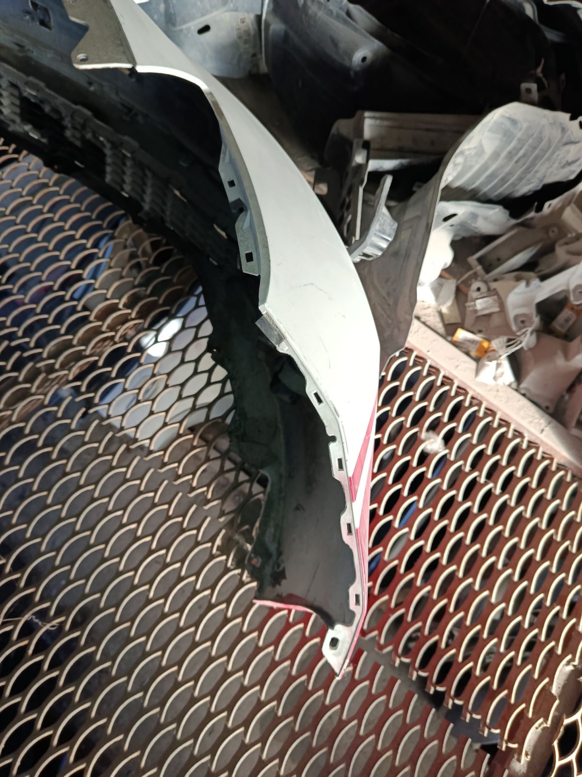 Бампер 62022-3NA0H на Nissan Leaf AZE0 Фото 10