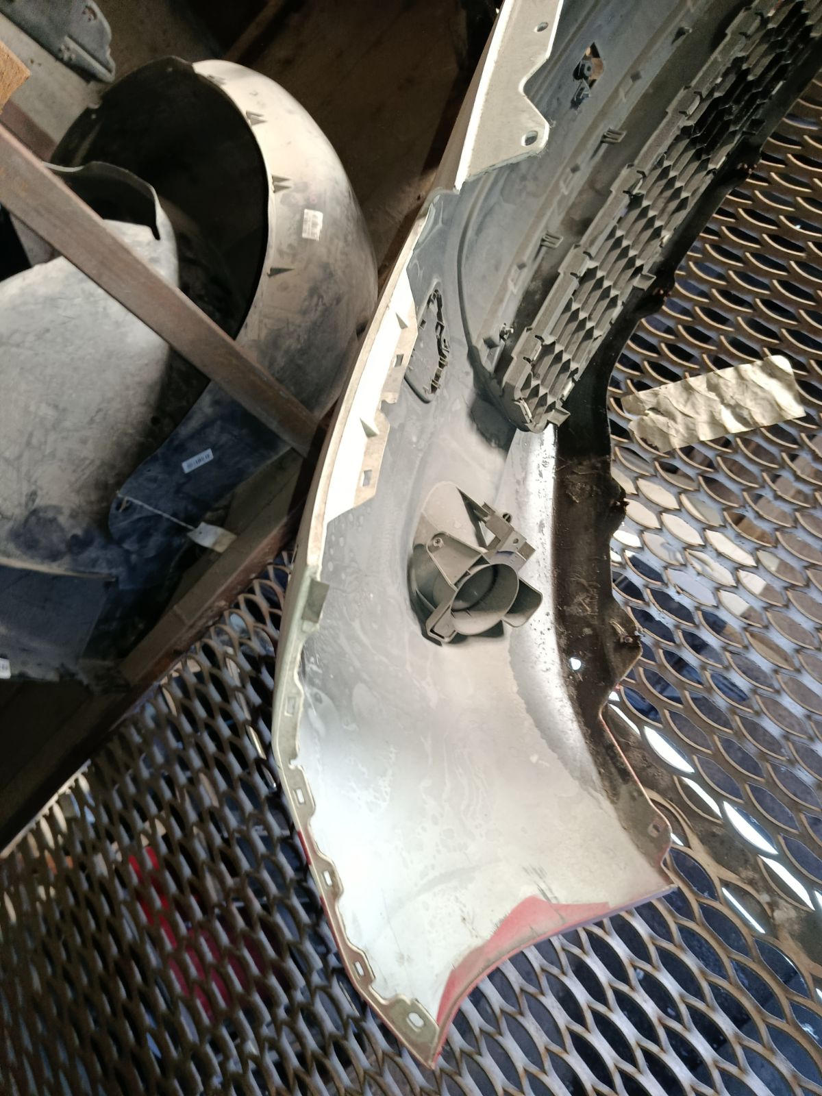 Бампер 62022-3NA0H на Nissan Leaf AZE0 Фото 11