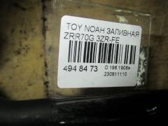 Заливная горловина топливного бака на Toyota Noah ZRR70G 3ZR-FE Фото 2