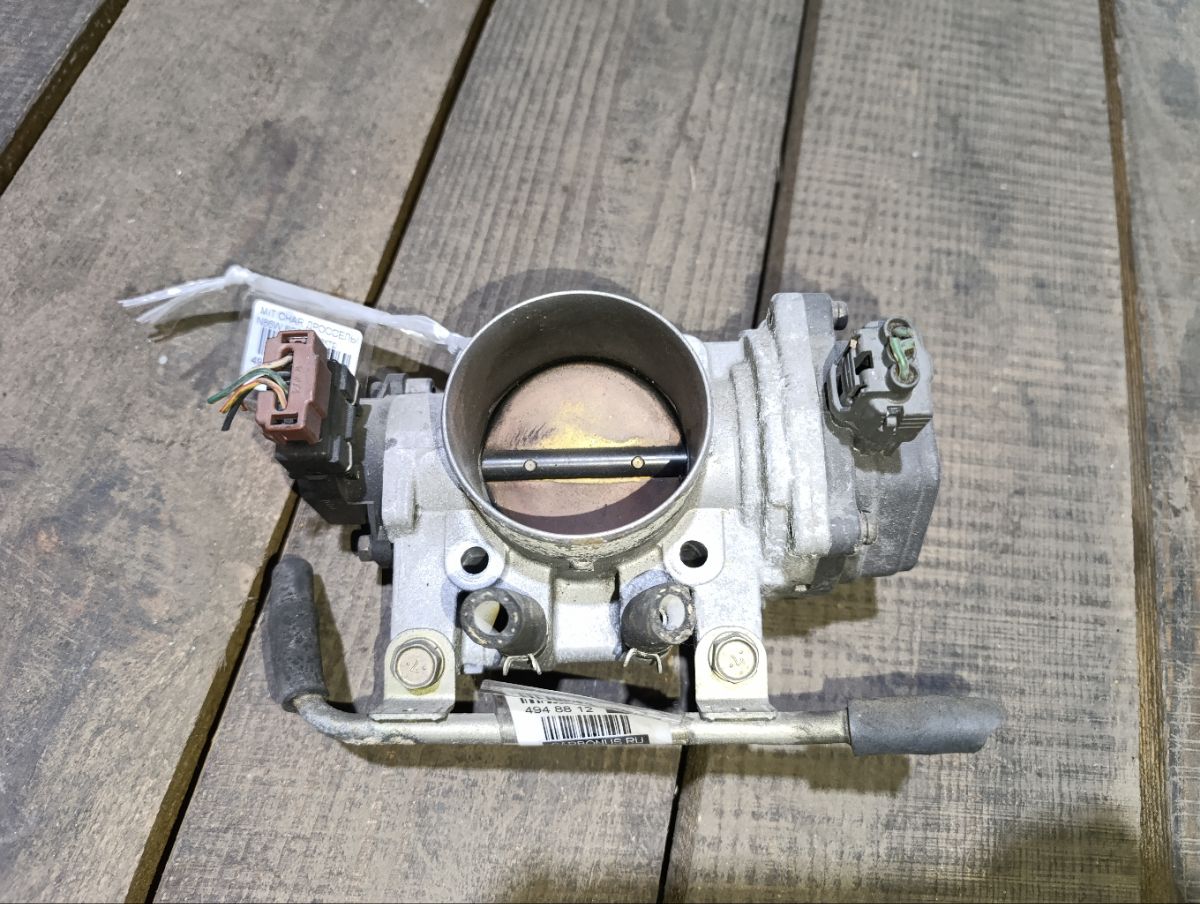 Дроссельная заслонка на Mitsubishi Chariot Grandis N86W 6G72 Фото 3