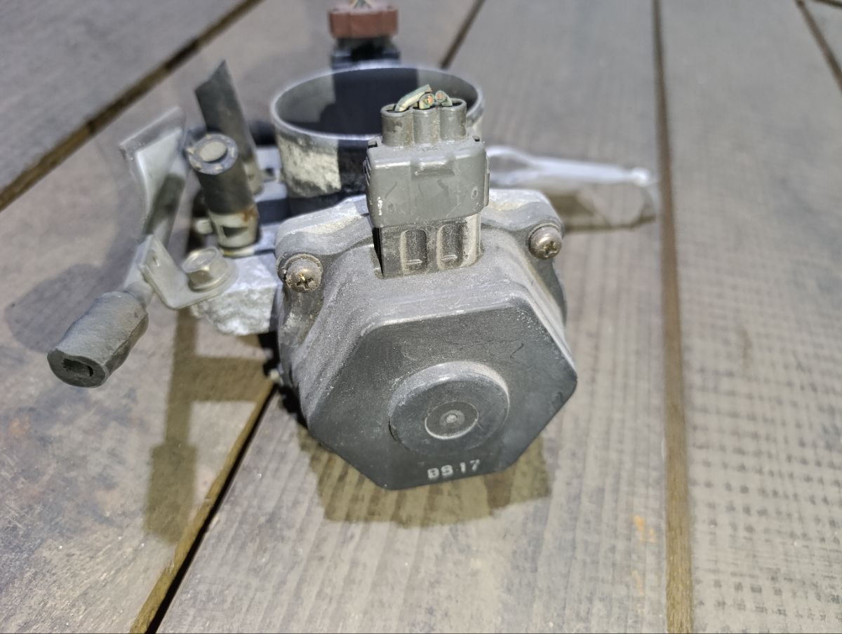 Дроссельная заслонка на Mitsubishi Chariot Grandis N86W 6G72 Фото 6