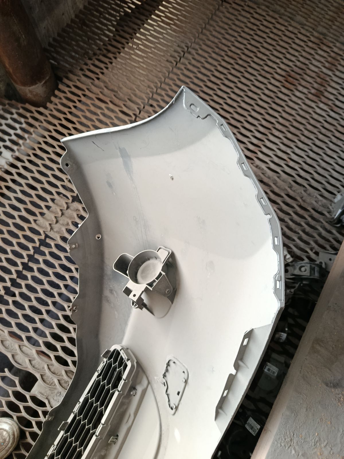 Бампер 62022-3NA0H на Nissan Leaf AZE0 Фото 4