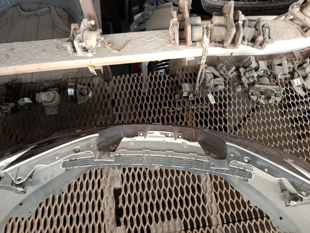 Бампер 62022-3NA0H на Nissan Leaf AZE0 Фото 6