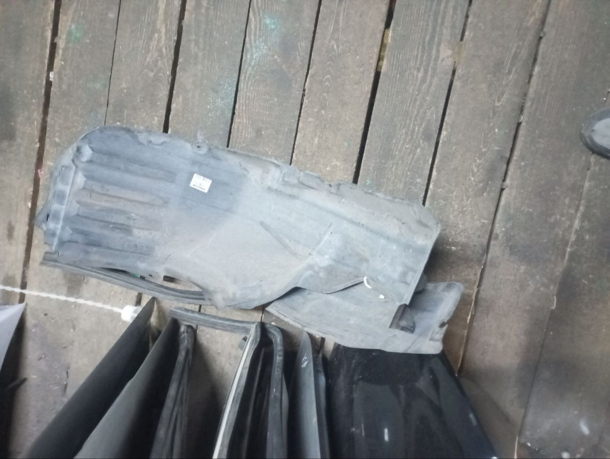Подкрылок MN170437, MN150111 на Mitsubishi Colt Z21A 4A90 Фото 2