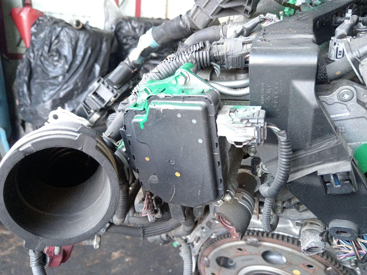 Двигатель на Toyota Voxy ZRR70G 3ZR-FAE Фото 13