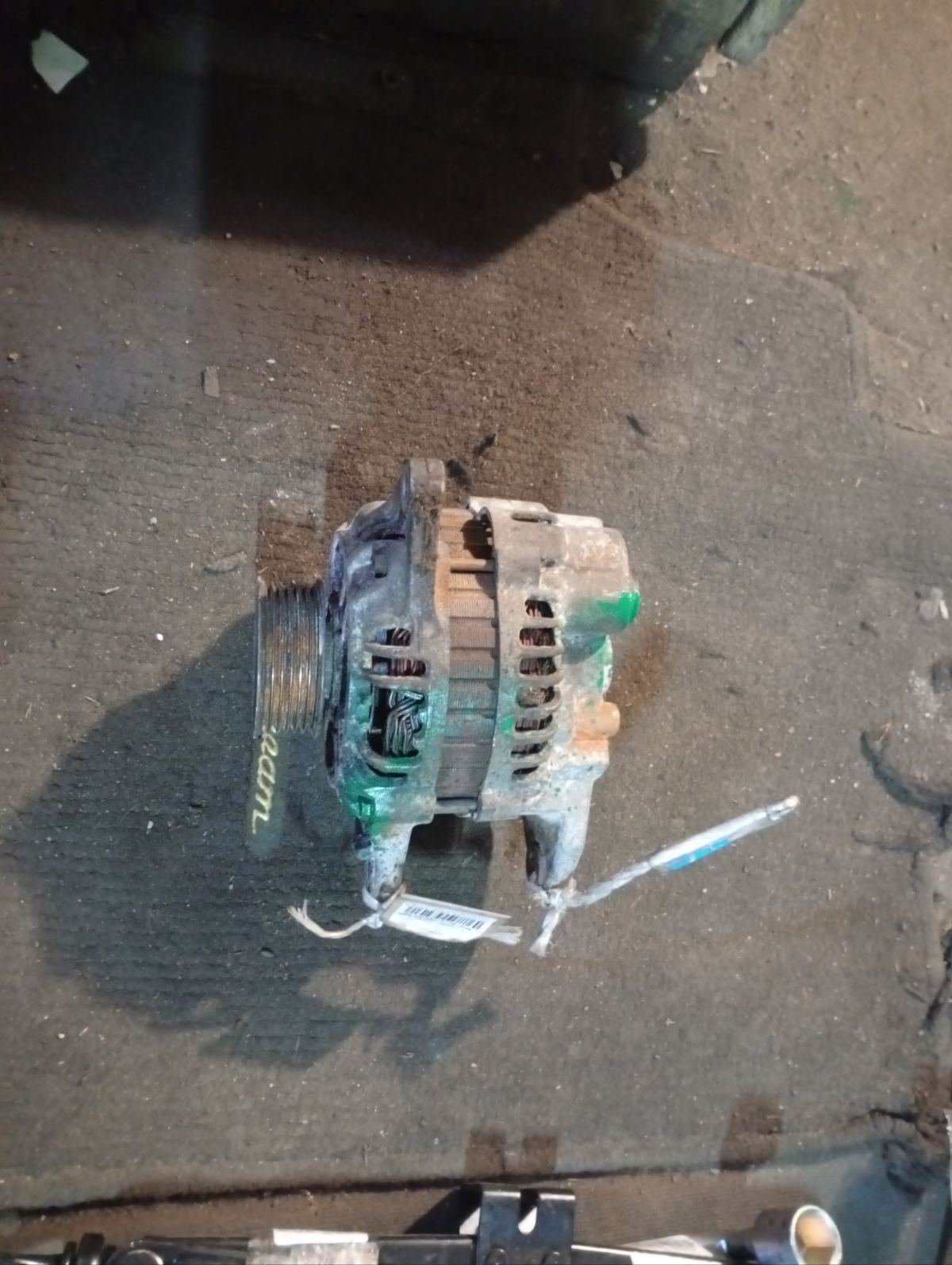 Генератор MD355120 на Mitsubishi Dion CR9W 4G63 Фото 5