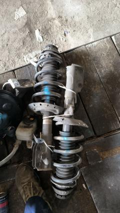 Стойка амортизатора на Honda Freed GB3 L15A Фото 2