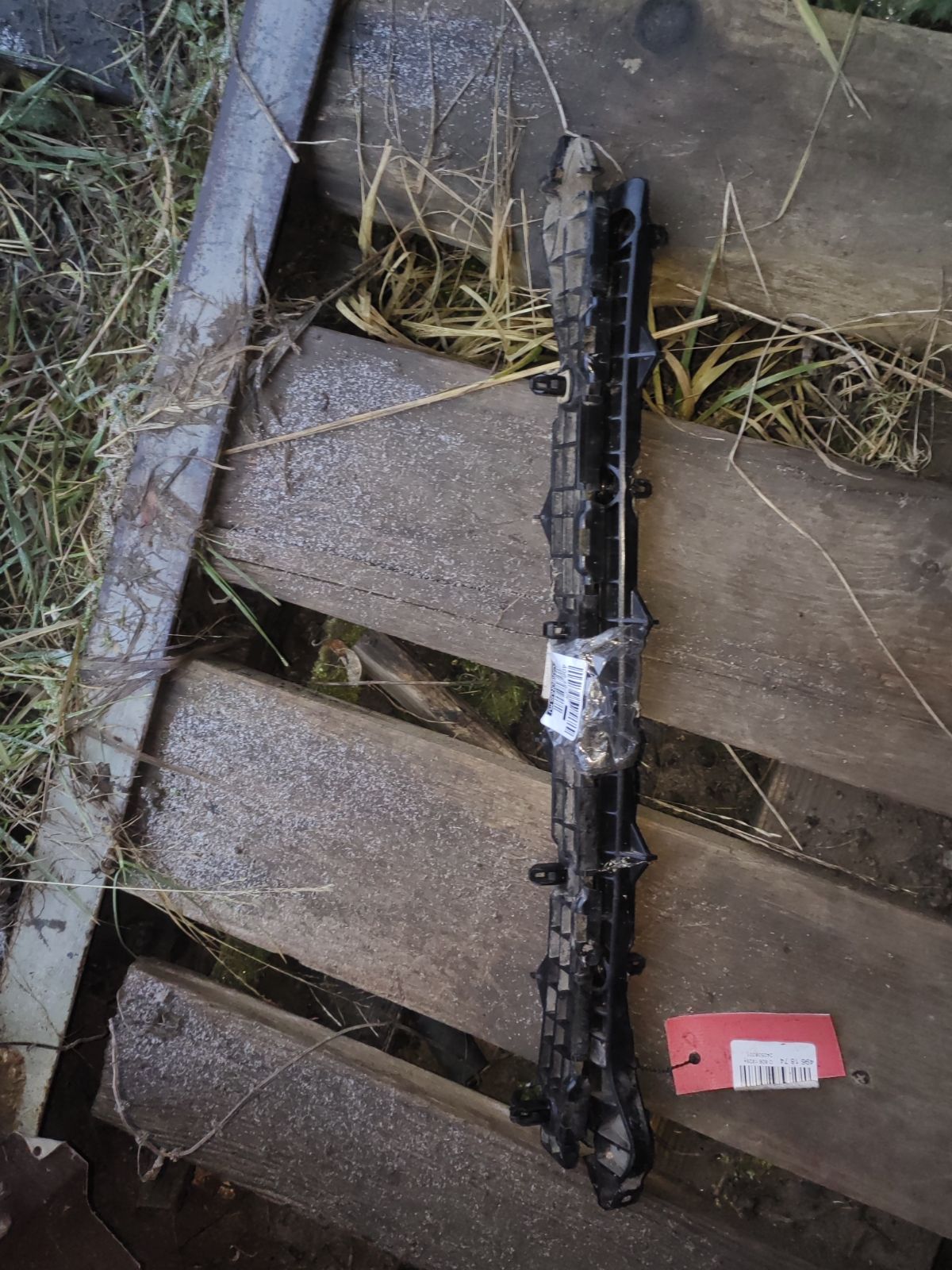 Крепление бампера 52576-13060 на Toyota Corolla Fielder NZE141G Фото 5