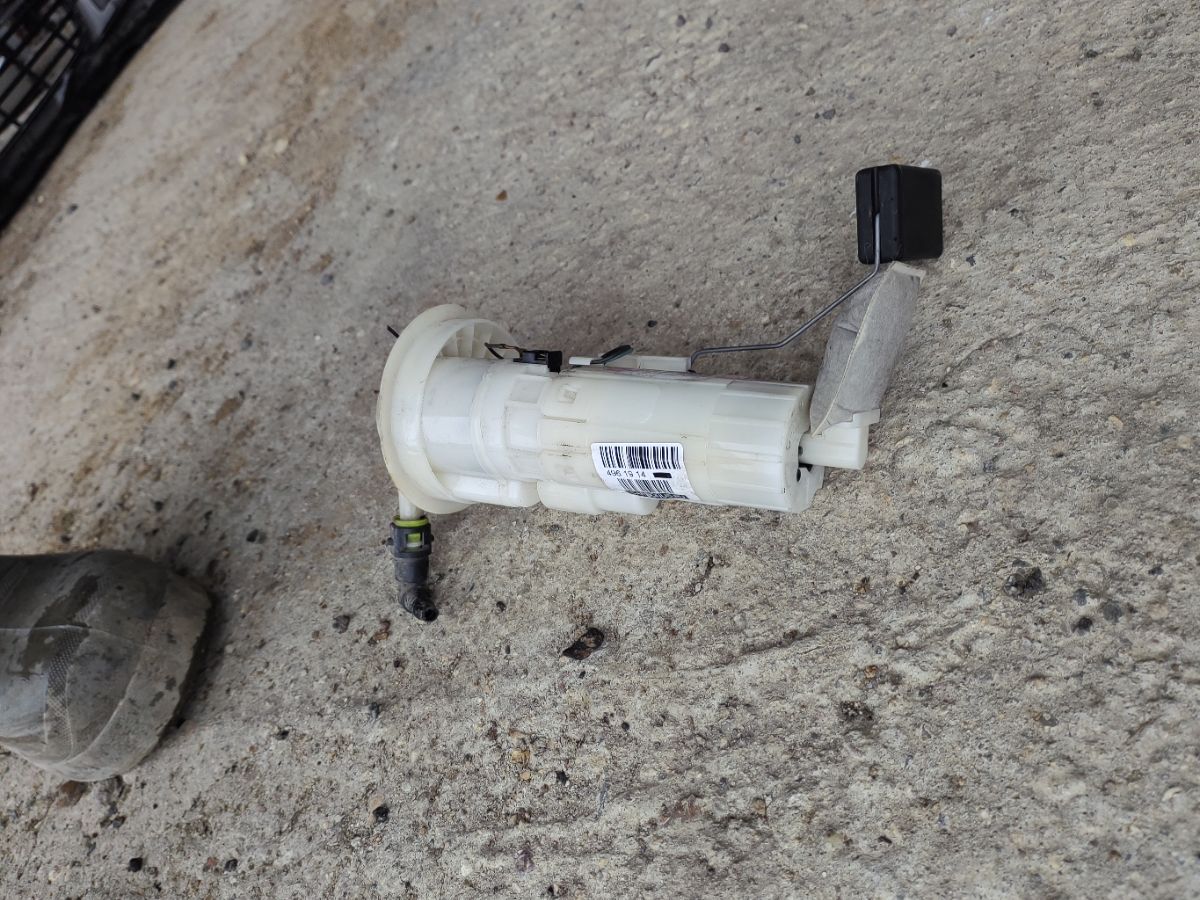 Бензонасос 15100-82K01 на Mazda Carol HB25S K6A Фото 6