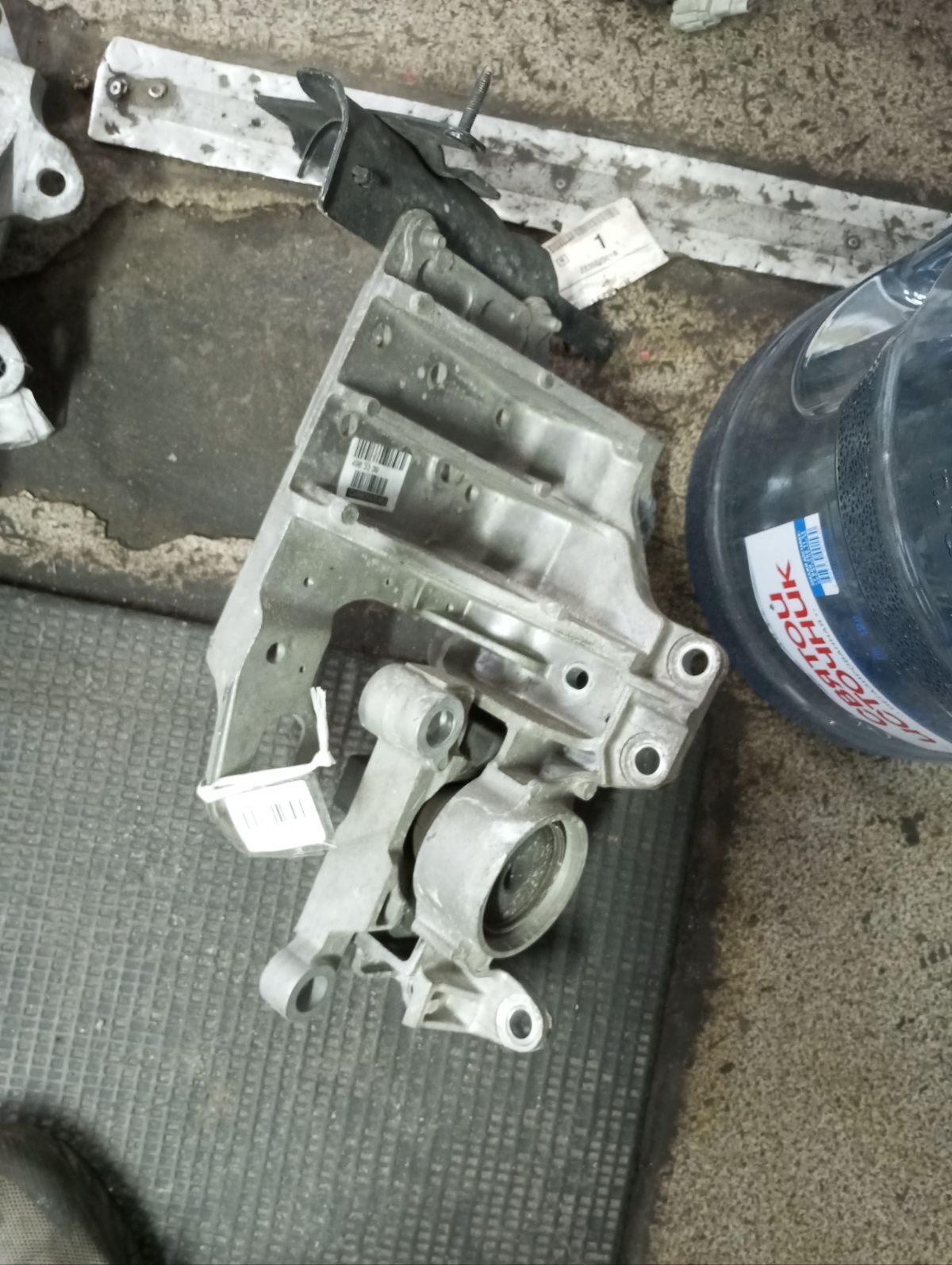 Подушка двигателя на Nissan Dualis NJ10 MR20DE Фото 5