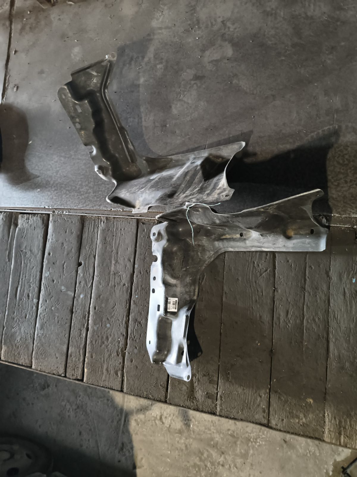 Защита двигателя 51441-12240 на Toyota Corolla Fielder NZE141G 1NZ-FE Фото 3