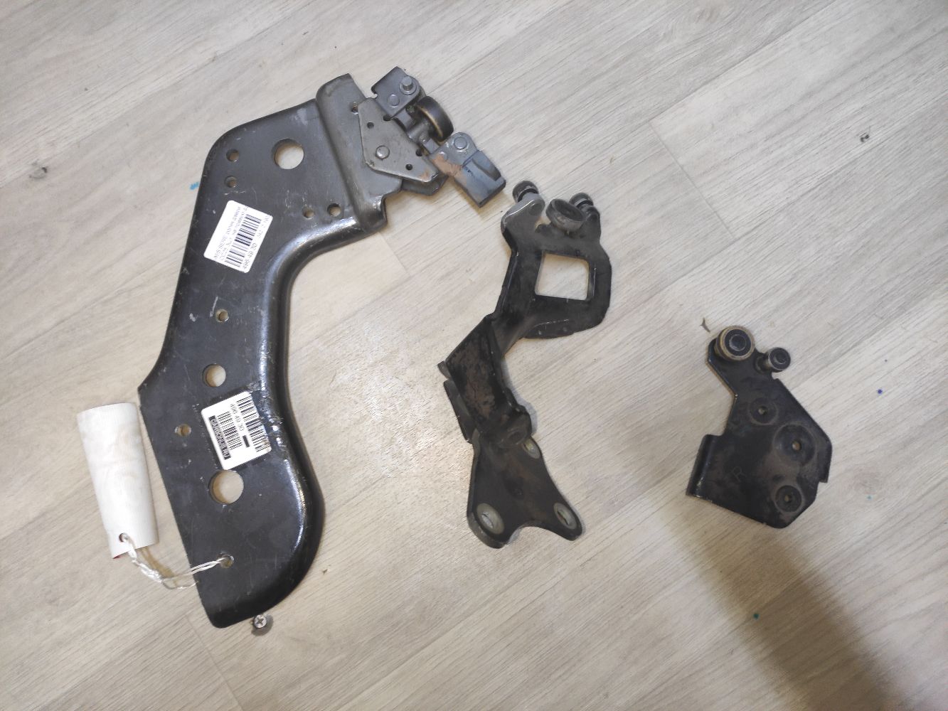 Ролик двери на Nissan Serena CC25 Фото 2