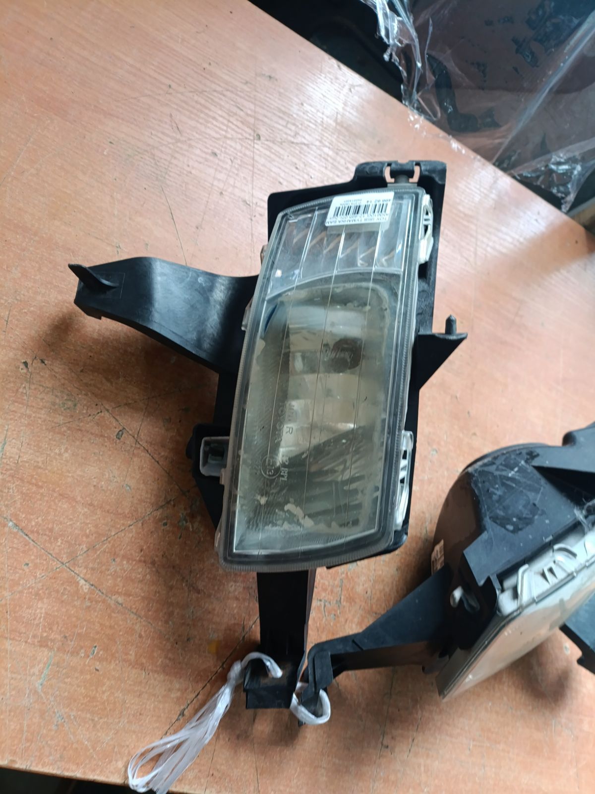 Туманка бамперная 12-495 12-495 на Toyota Isis ANM10G Фото 3