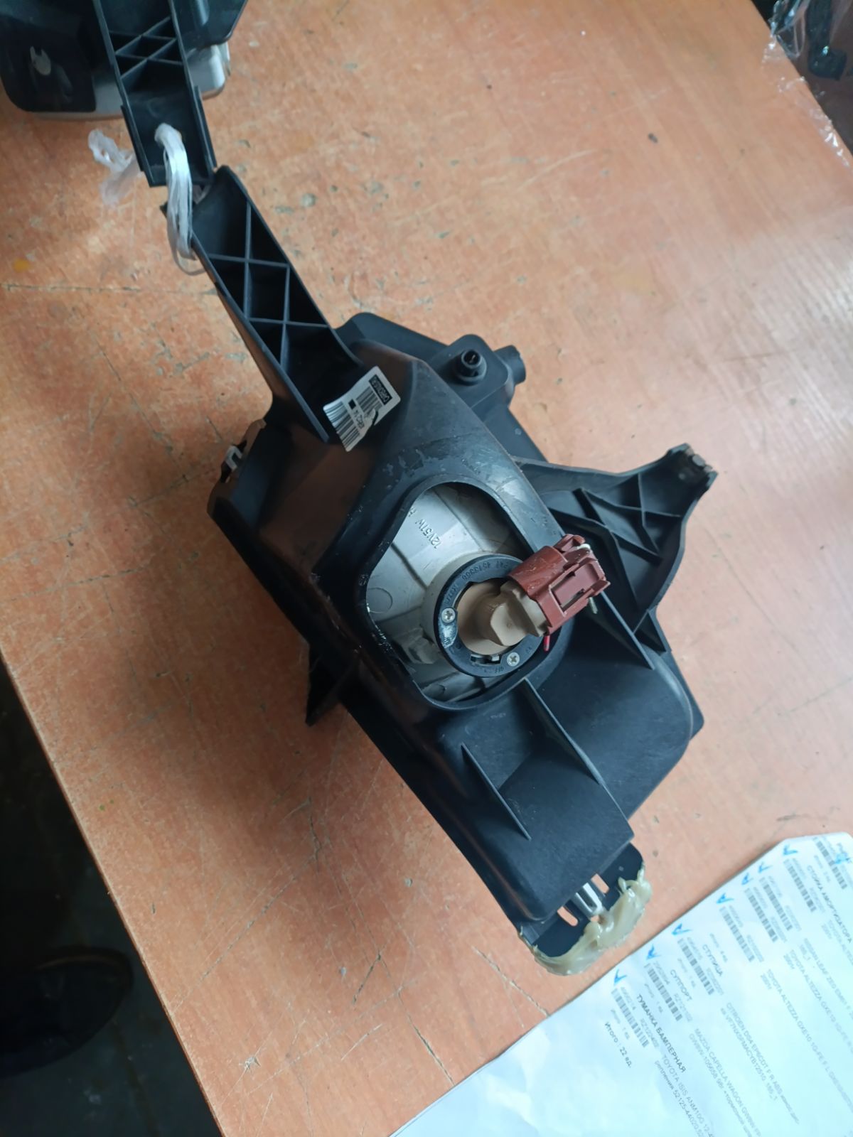 Туманка бамперная 12-495 12-495 на Toyota Isis ANM10G Фото 6