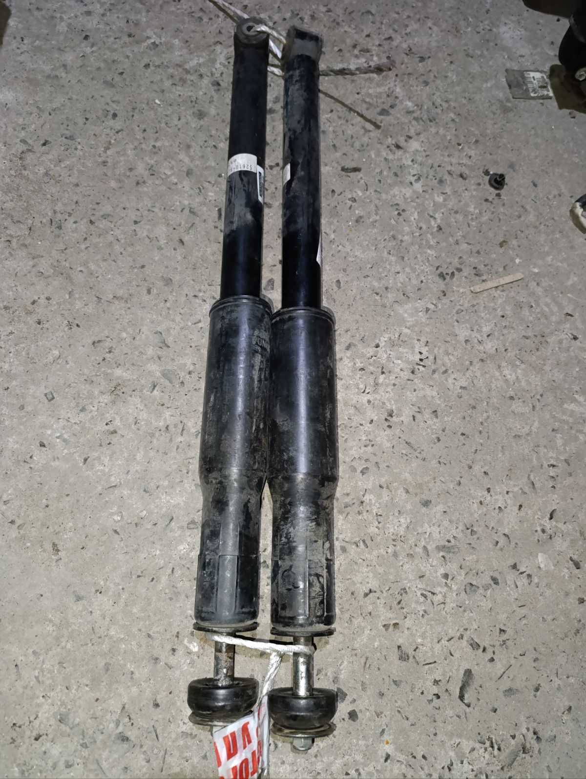 Амортизатор на Honda Stepwgn RG1 Фото 4