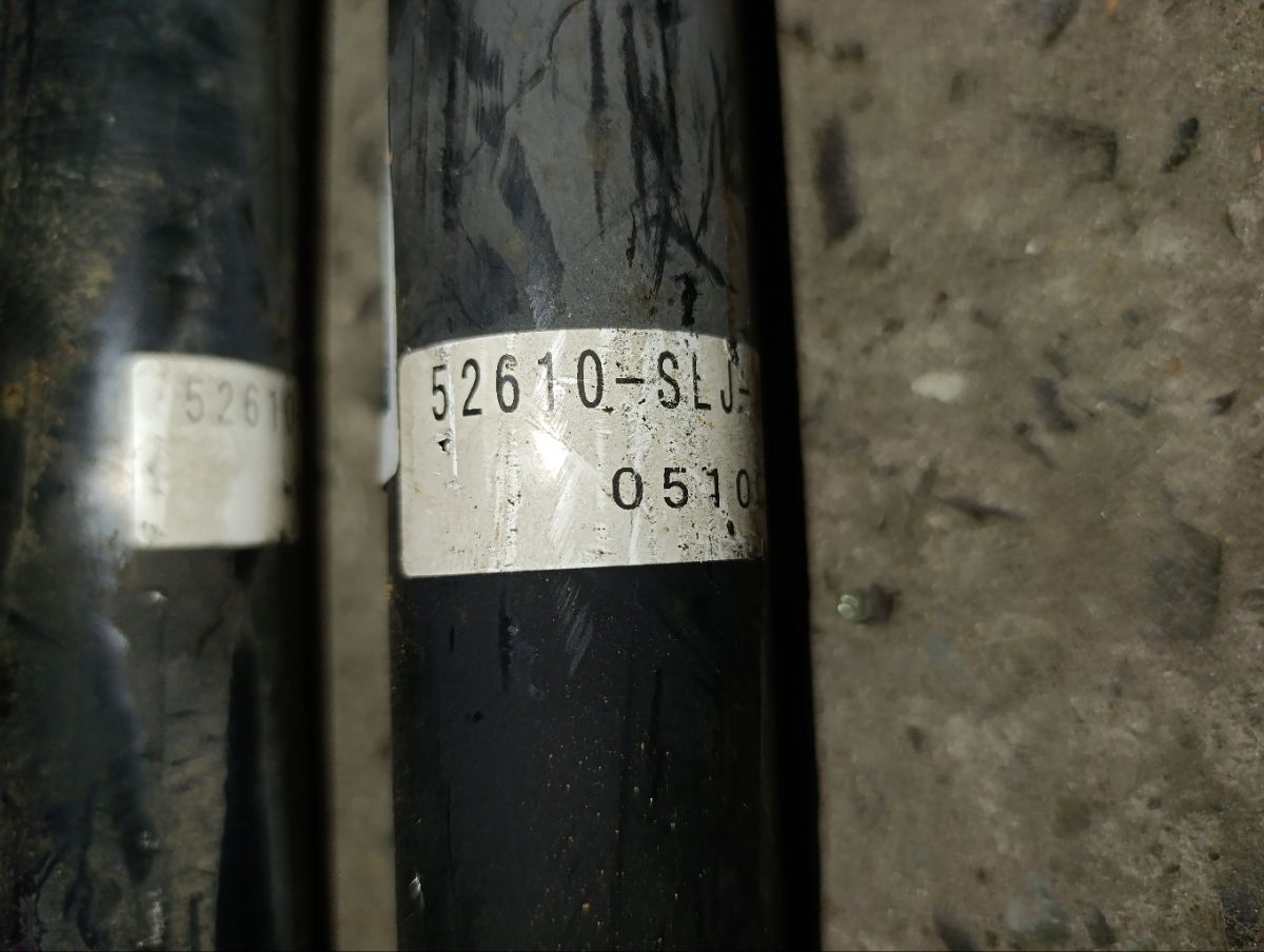 Амортизатор на Honda Stepwgn RG1 Фото 5