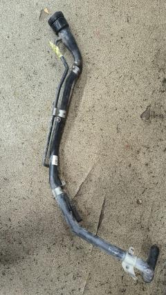 Заливная горловина топливного бака 77201-28240, 77201-28290 на Toyota Noah AZR60G 1AZ-FSE Фото 5