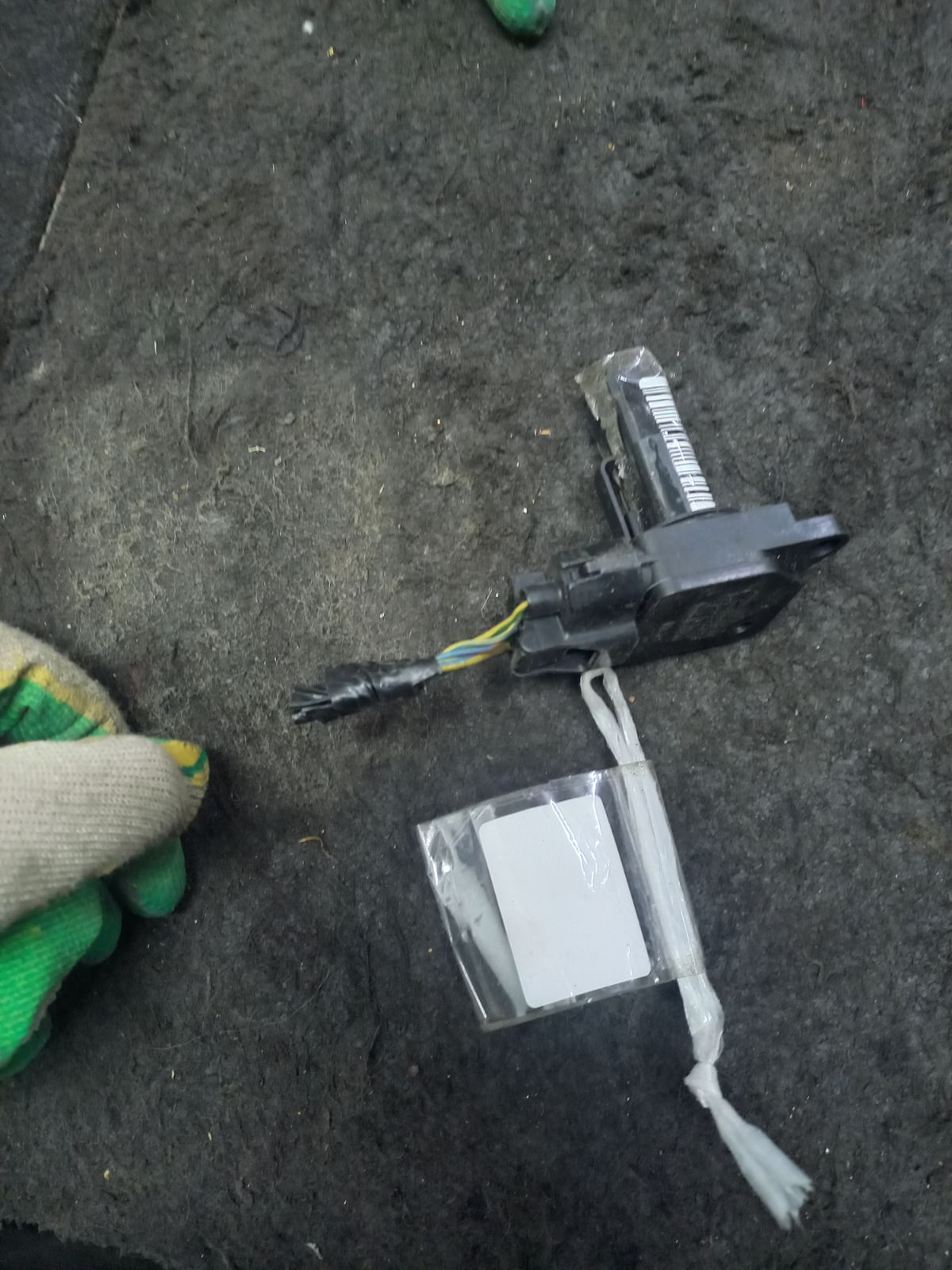 Датчик расхода воздуха 22680-AA310, DK-AF198 на Subaru Legacy Wagon BP5 EJ20X Фото 2