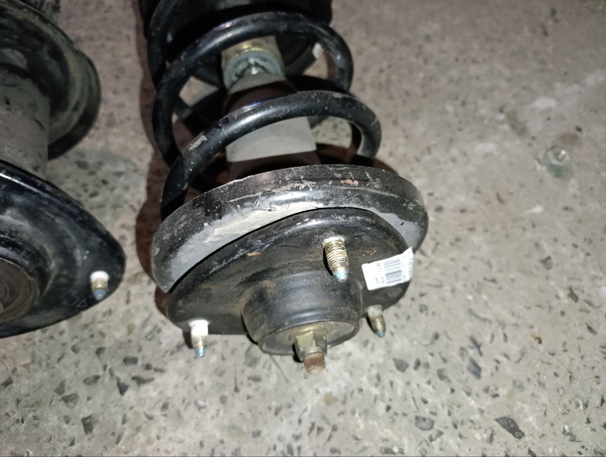 Стойка амортизатора на Honda Stepwgn RF3 K20A Фото 7