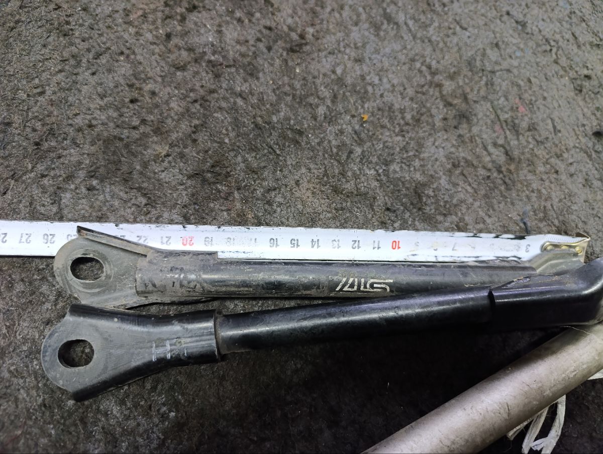 Жесткость на стойки на Subaru Legacy BL5 Фото 12