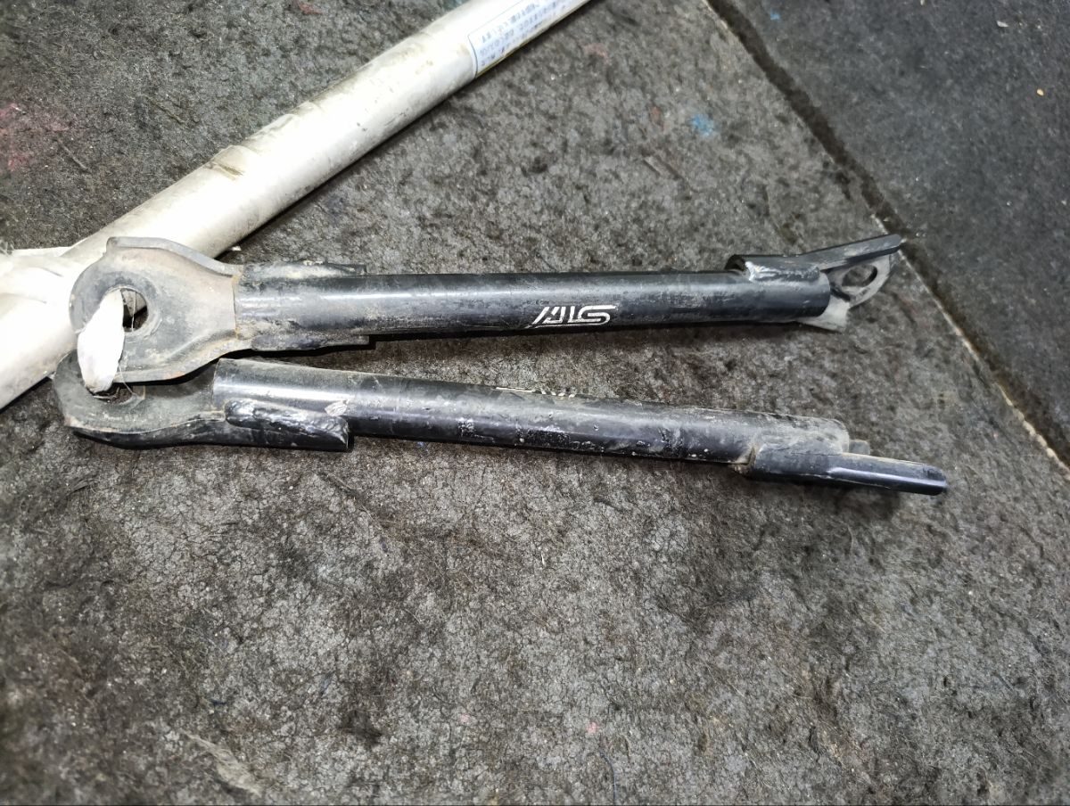 Жесткость на стойки на Subaru Legacy BL5 Фото 7