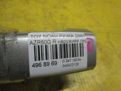 Ручка двери на Toyota Noah AZR60G Фото 2