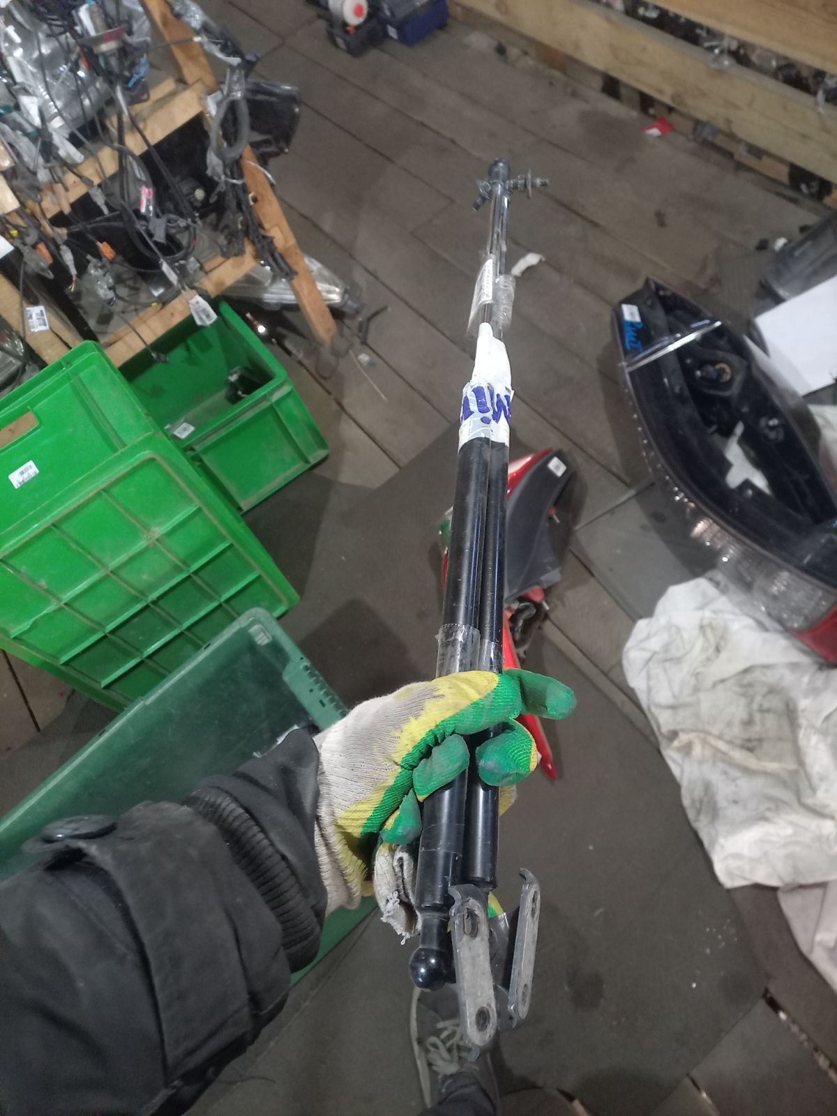 Амортизатор двери на Toyota Probox NCP51V Фото 3