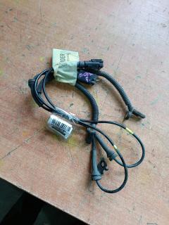 Датчик ABS D3514370XC на Mazda Verisa DC5W ZYVE Фото 3