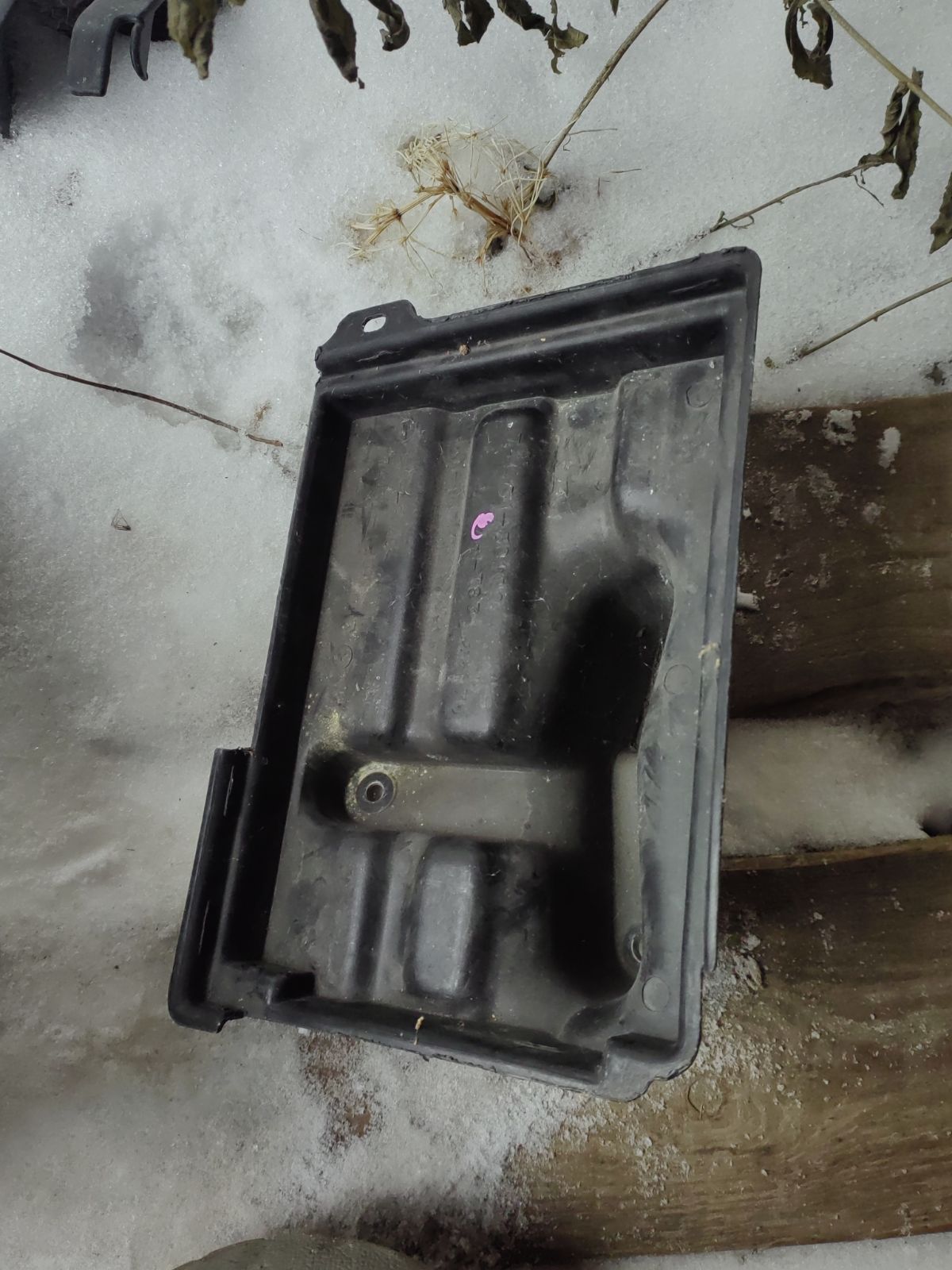 Подставка под аккумулятор 74431-51010 на Toyota Altezza SXE10 Фото 7