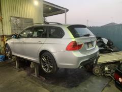 Обшивка багажника на Bmw 3-Series E91 Фото 6