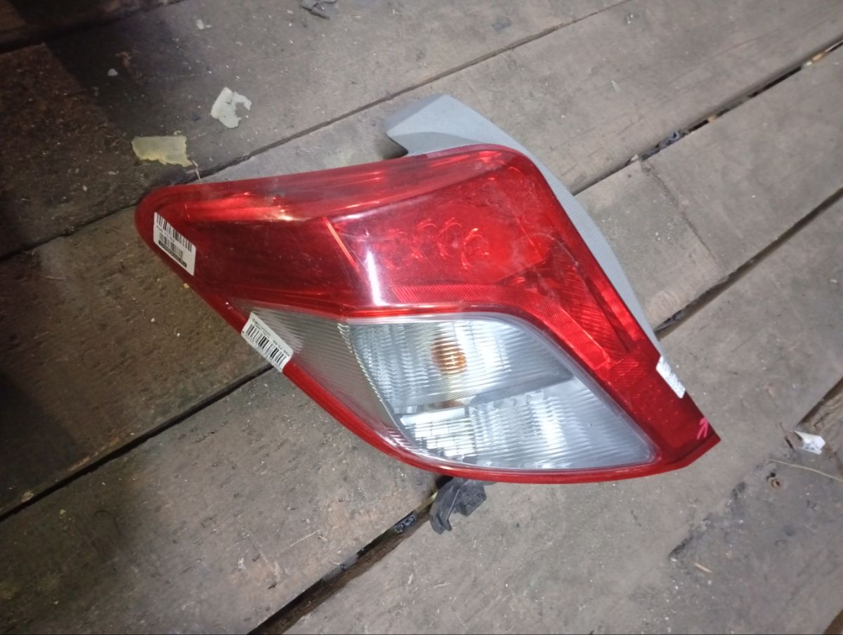 Стоп 52-228 52-228 на Toyota Vitz KSP130 Фото 6