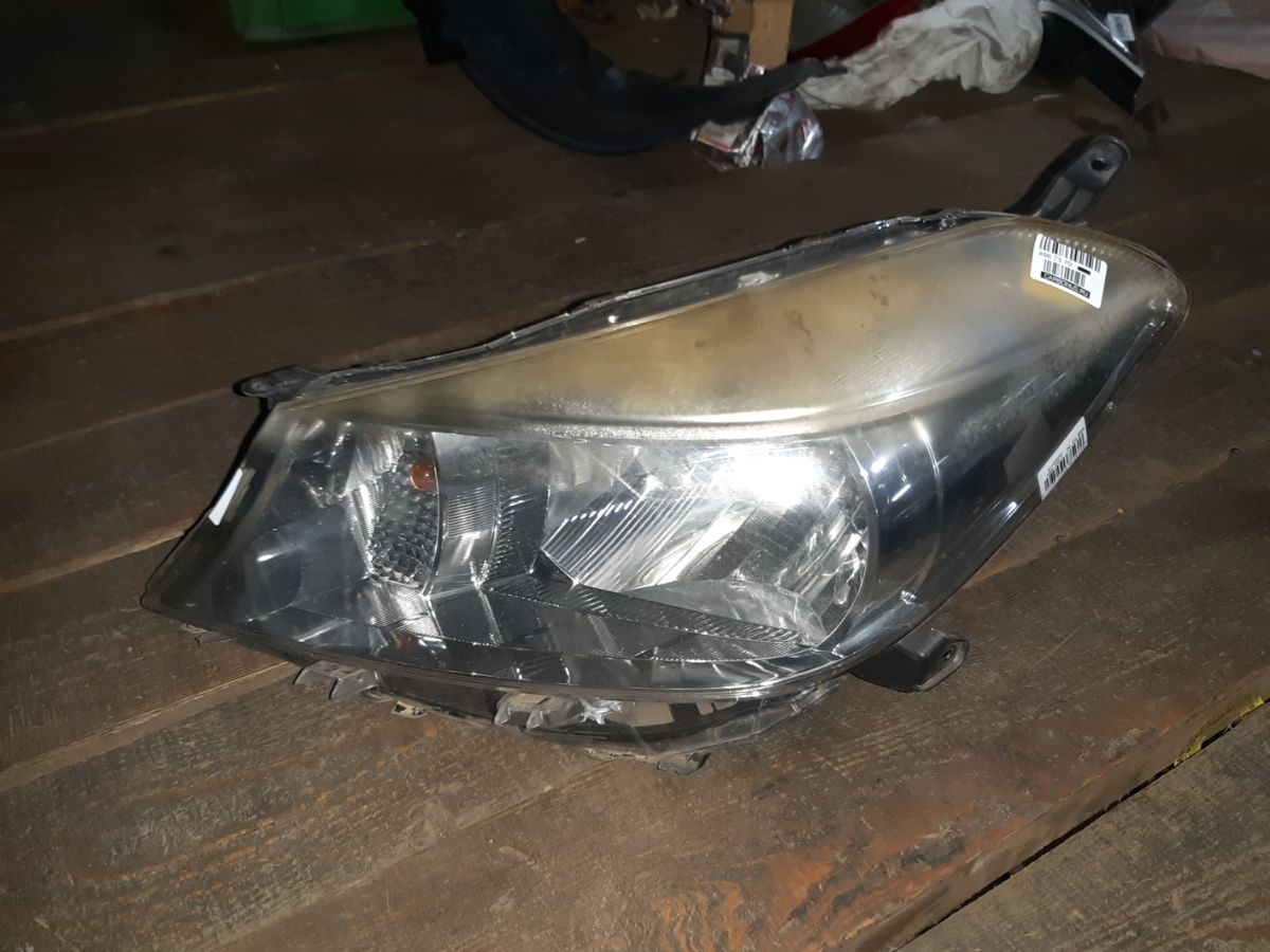 Фара 52-233 52-233 на Toyota Vitz KSP130 Фото 6