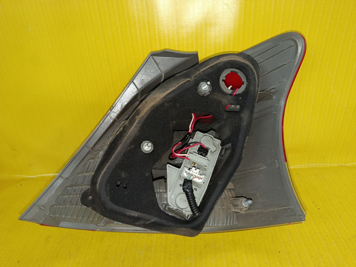 Стоп 52-187 52-187 на Toyota Vitz SCP90 Фото 5