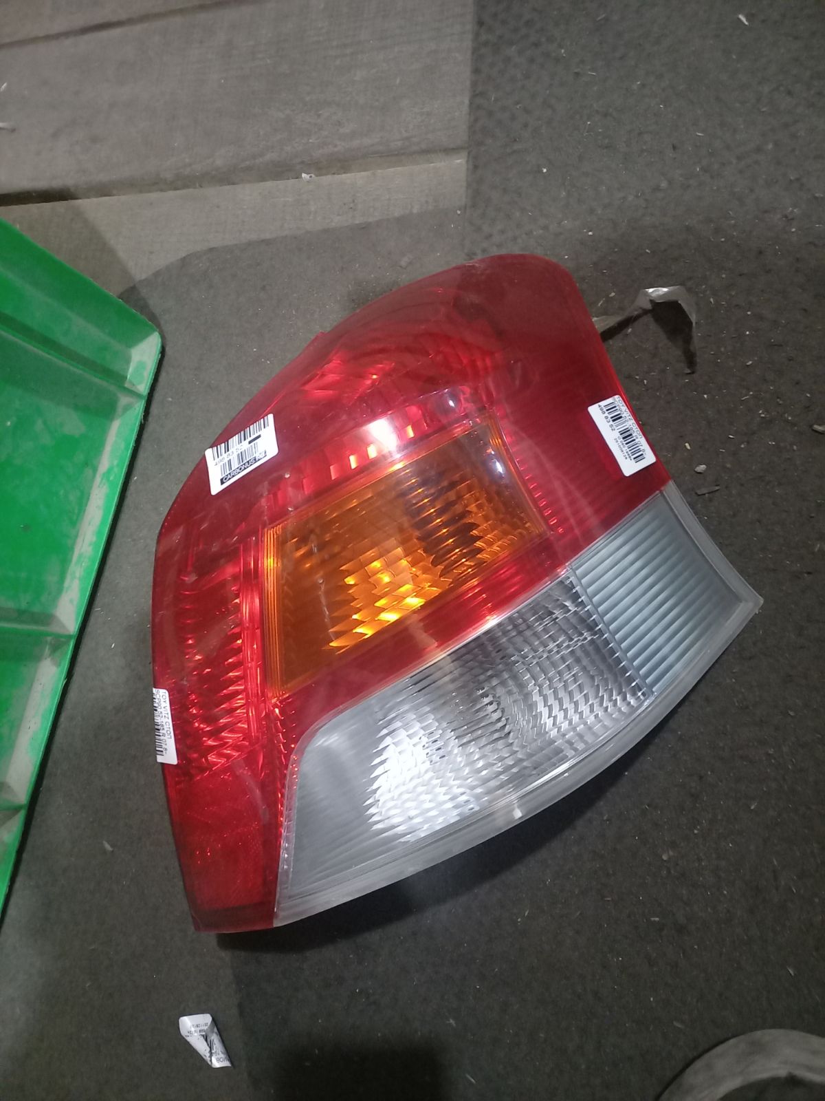 Стоп 52-185 52-185 на Toyota Vitz SCP90 Фото 5