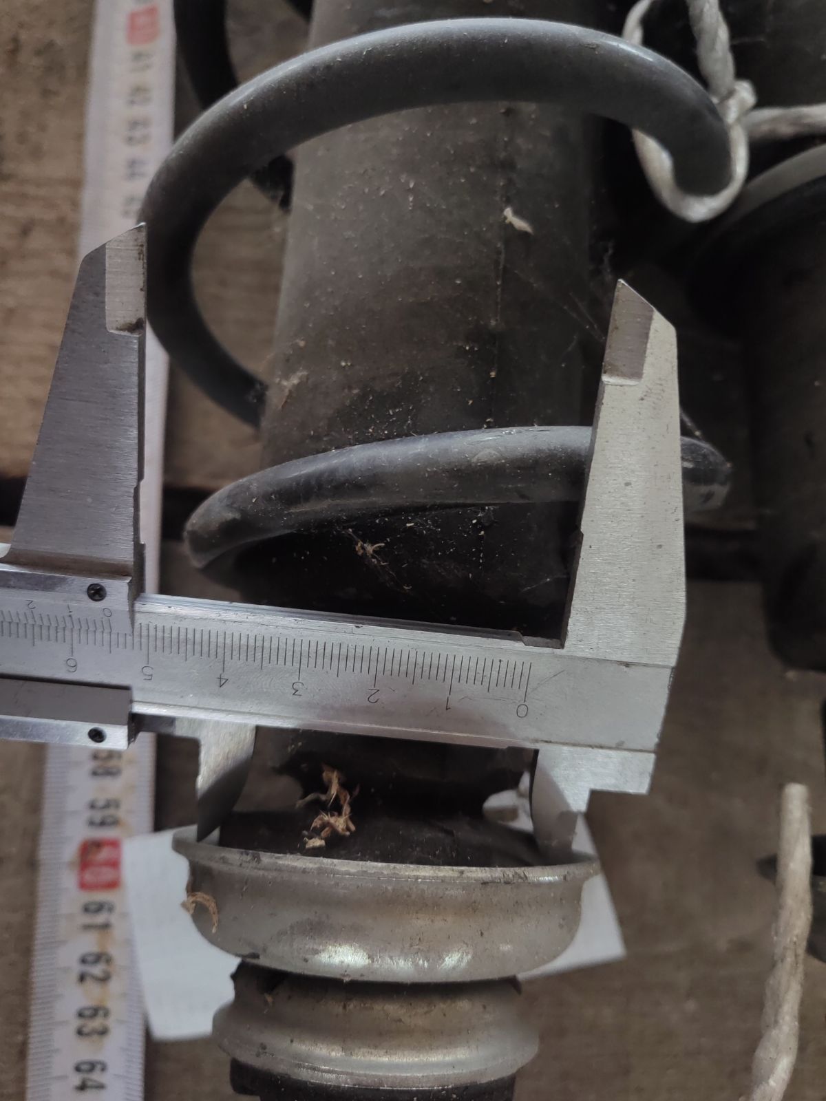 Амортизатор на Mitsubishi Mirage A05A Фото 6